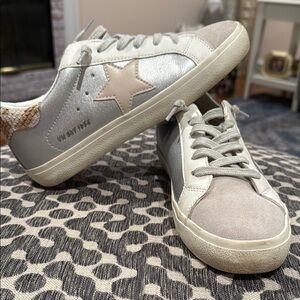 Vintage Havanas - Silver and Cream Sneakers
